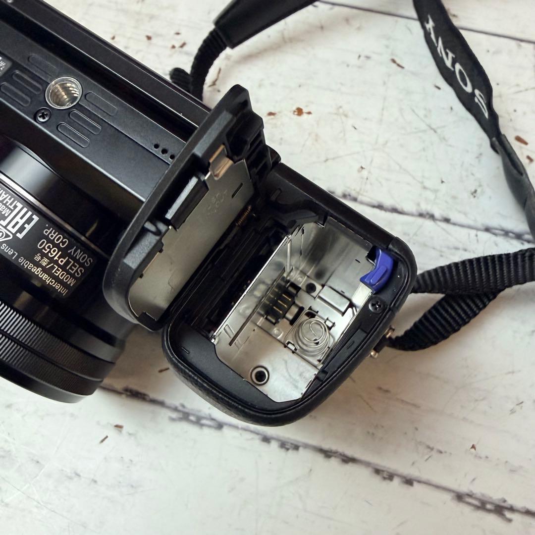 SONY デジタル一眼カメラ α6000 ダブルズームキット マイクロホン付