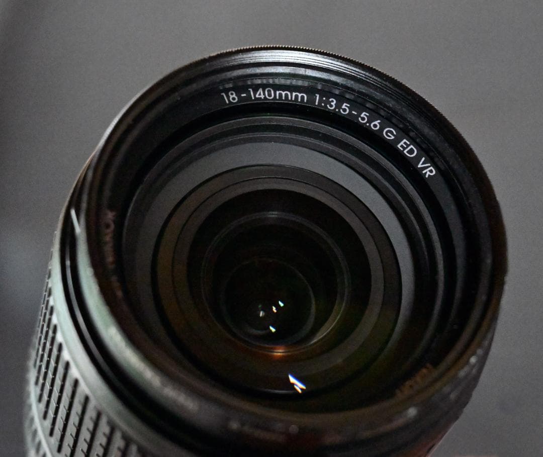 ニコンD7500 18-140mm キット+ SB700+SD128ギガ