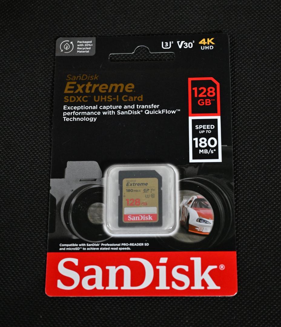 ニコンD7500 18-140mm キット+ SB700+SD128ギガ