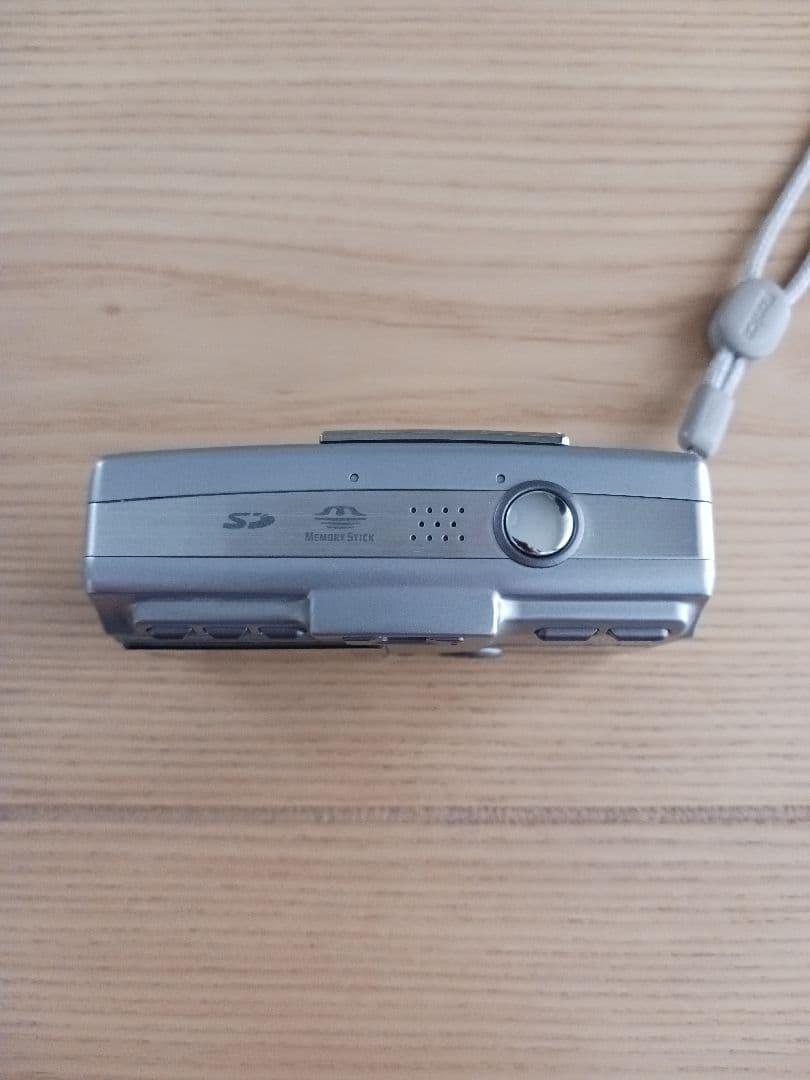 美品　コニカ Konica Revio KD-510Z コンパクトデジタルカメラ