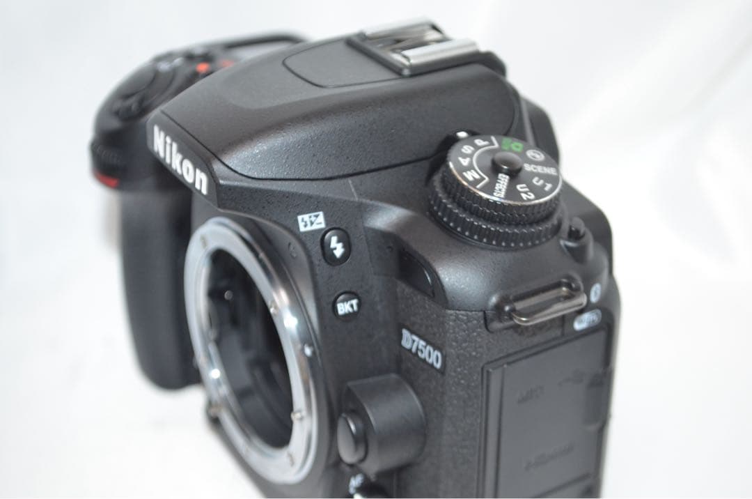 滅多にないシャッター数1500回以下 Nikon D7500☆Wi-Fi搭載