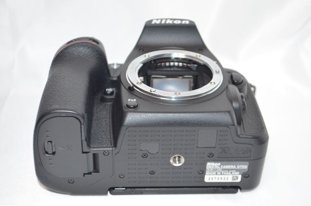 滅多にないシャッター数1500回以下 Nikon D7500☆Wi-Fi搭載