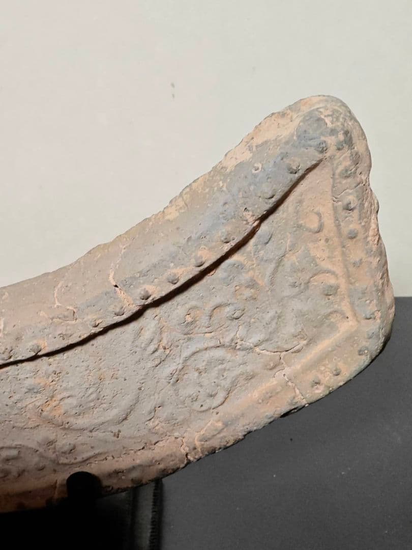 唐草文軒平瓦　古代瓦　新羅　高麗　考古発掘品　古美術　花呼ぶ器　仏教美術