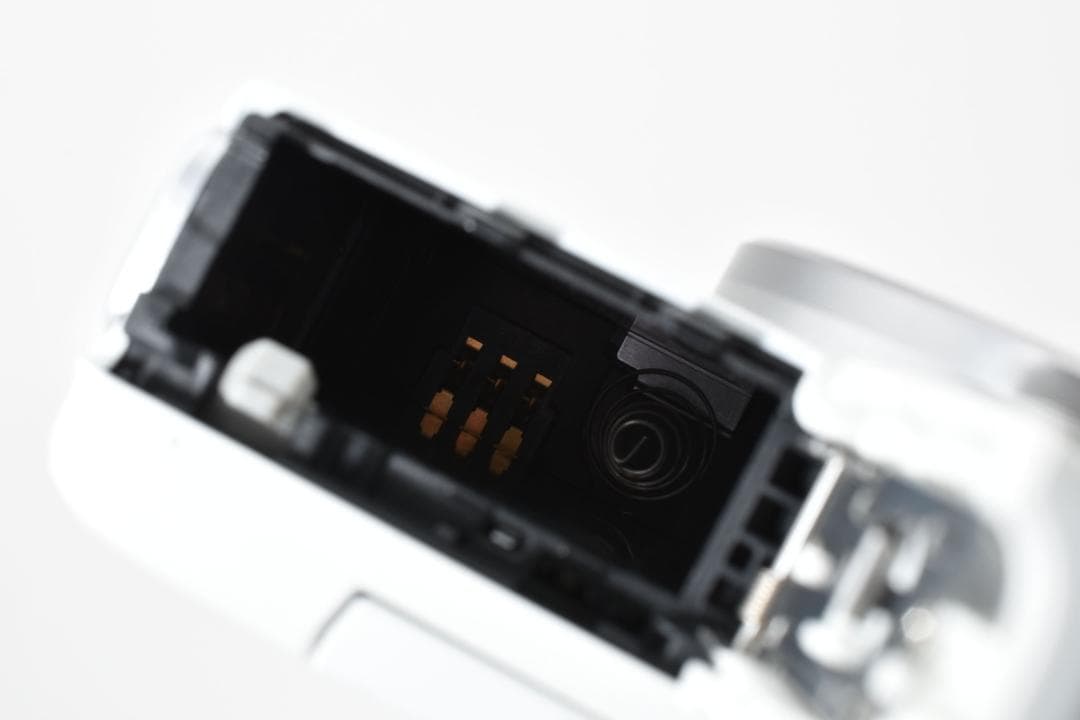 ＜1025＞キヤノン Canon EOSM100WH ボディ ホワイト
