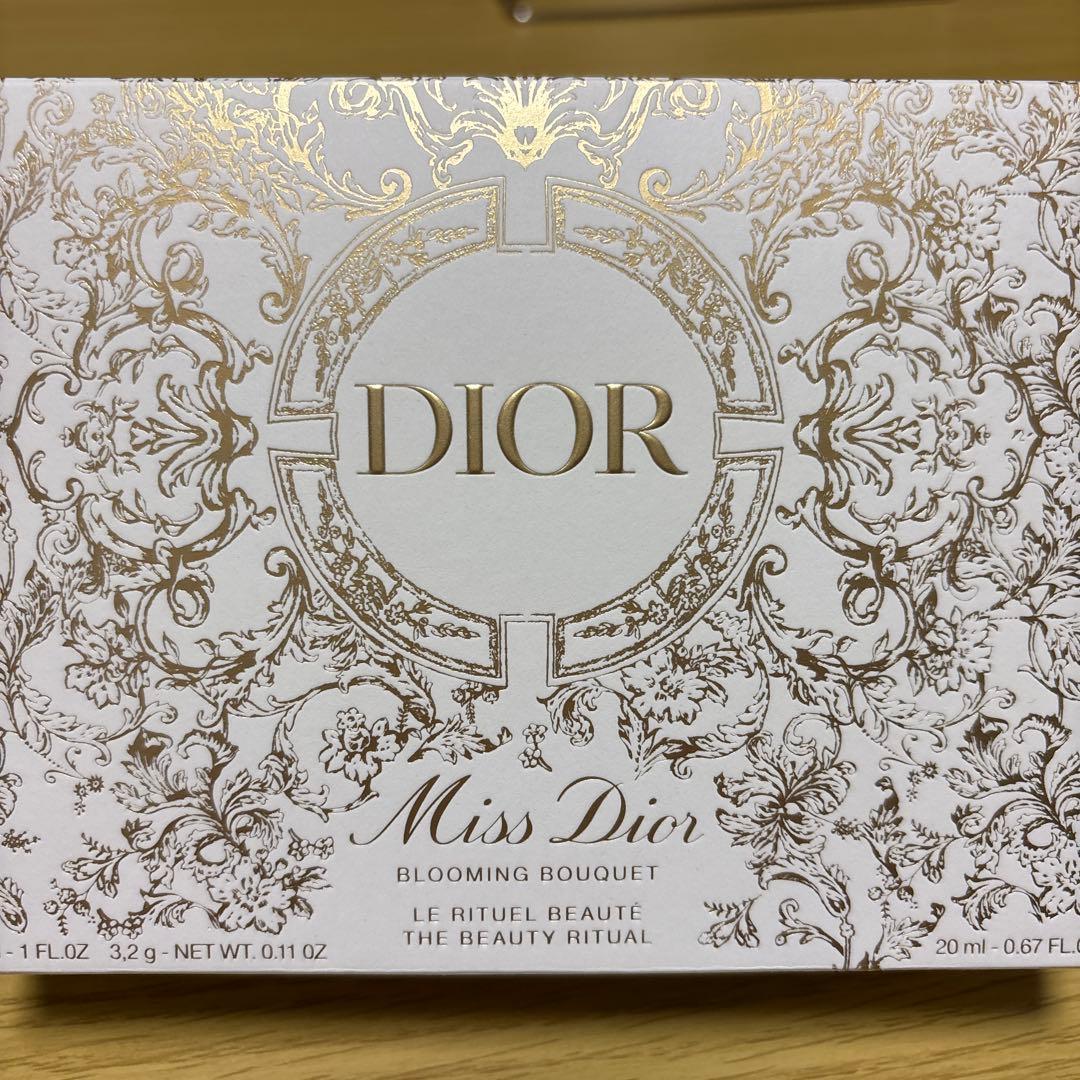 Dior Miss Dior Blooming Bouquet ギフトボックス