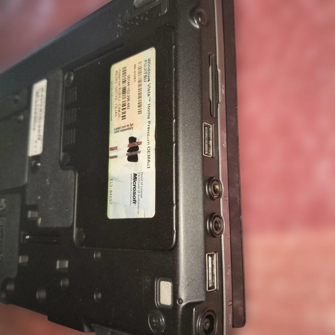 FMV-BIBLO LOOX P70U/Vノートパソコン 富士通