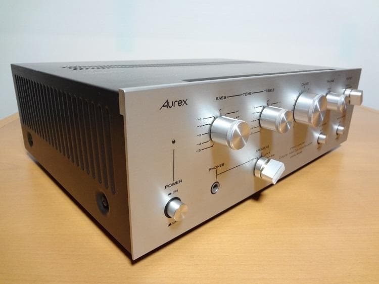 美品 Aurex SB-220 プリメインアンプ 1976年 全体的に綺麗な品