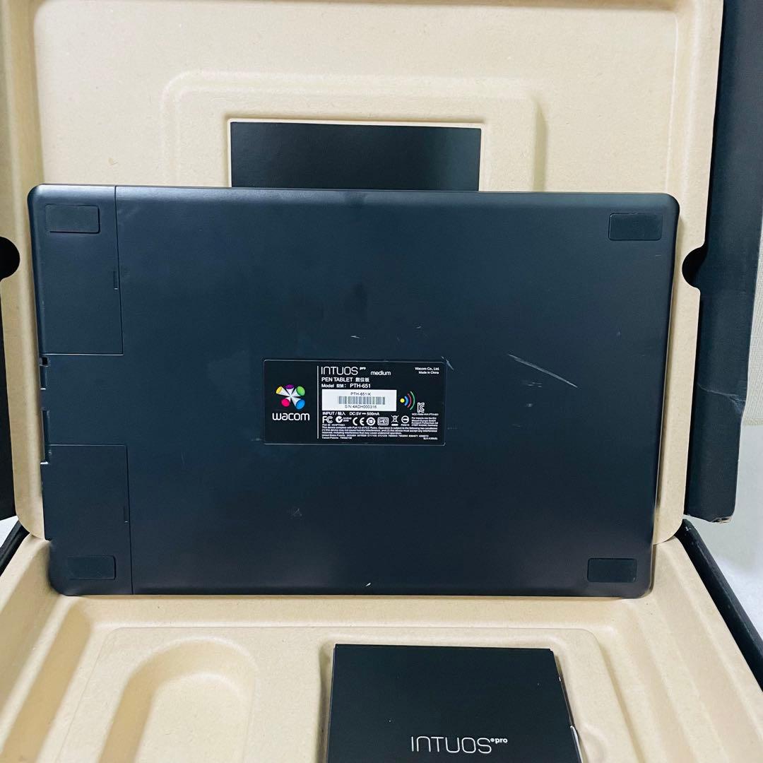 Wacom ペンタブ Intuos Pro PTH-651/K0 M