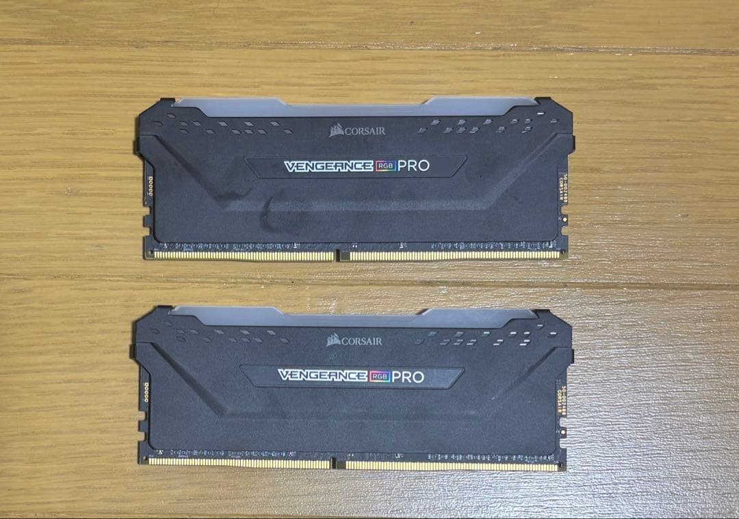 Corsair RGBモデル DDR4 32GB 3200MHz LPX