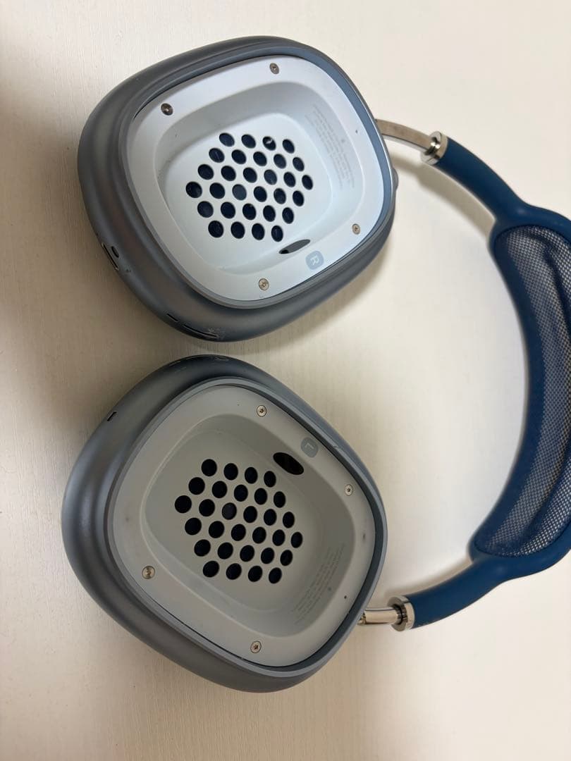 AirPods max ブルー