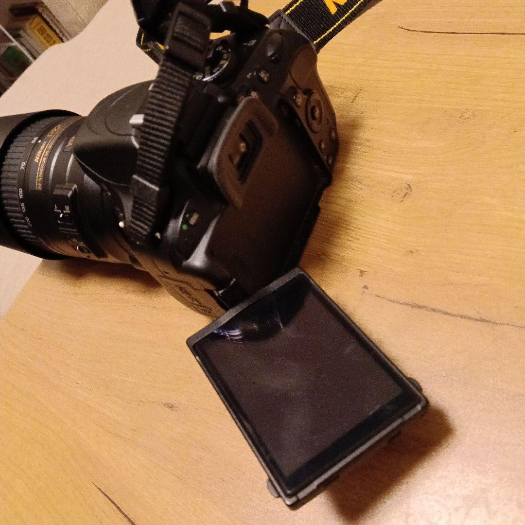 Nikon D5100 デジタル一眼レフカメラ ダブルズームキットストラップ付き
