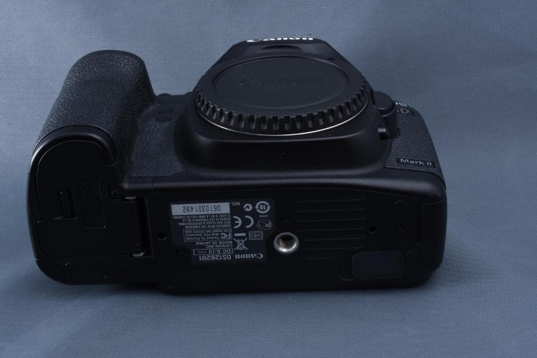 極美品♪ Canon EOS 5D Mark II 本体 BG-E6付 元箱付
