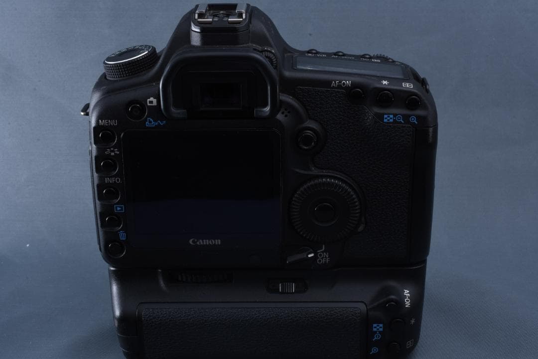 極美品♪ Canon EOS 5D Mark II 本体 BG-E6付 元箱付