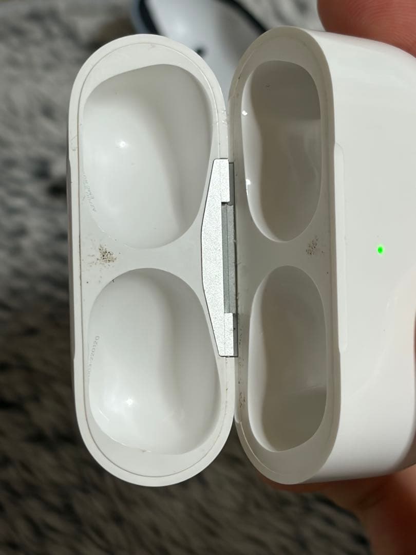 AirPods Pro2（第二世代）本体 充電器　ケース付属