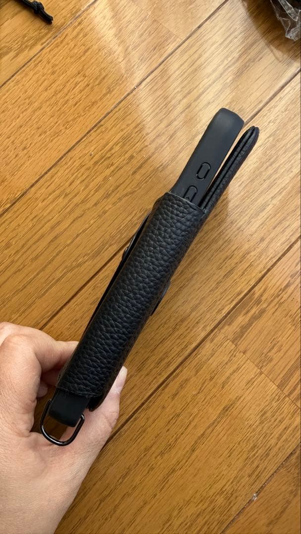 BANDOLIER バンドリヤー iPhone16pro 手帳型ケース
