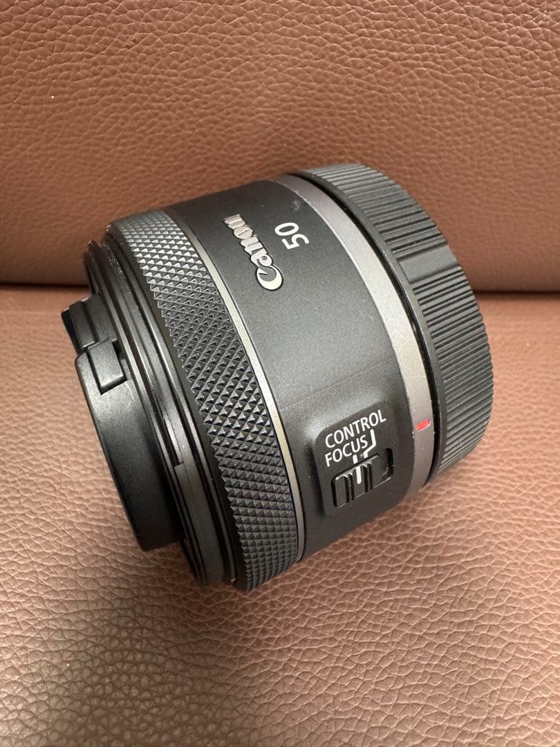 Canon EOS R50ホワイト ズームレンズキット　RF50㎜f1.8付き