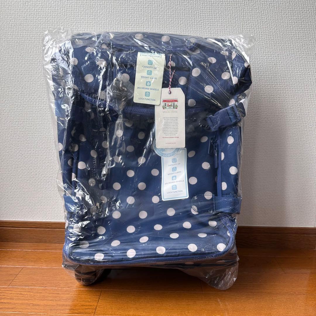 新品Cath Kidston フォーウィール キャビンバッグ　ドット柄　ネイビー