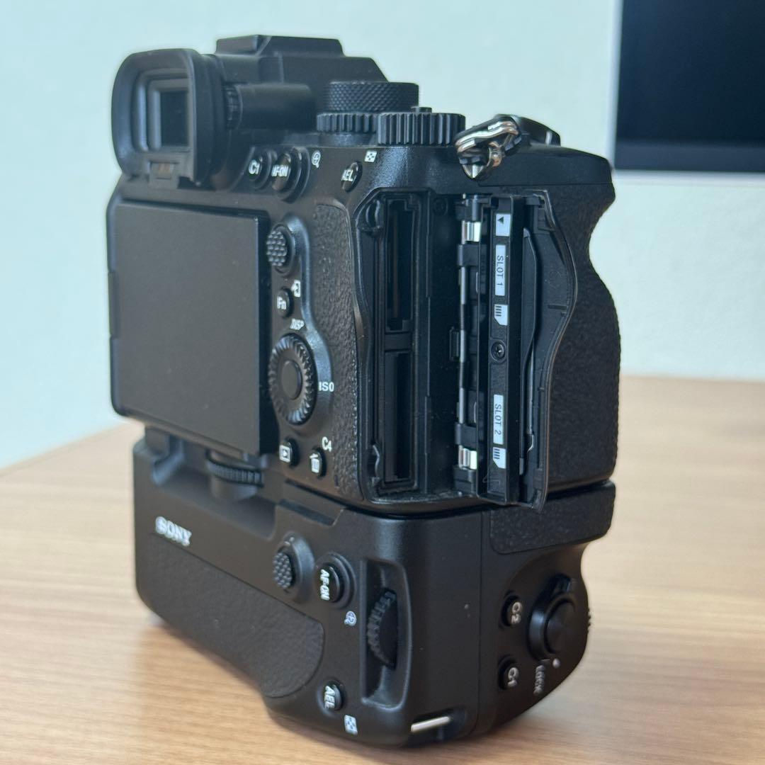美品 SONY α7M4 ILCE-7M4,純正縦位置グリップ VG-C4EM