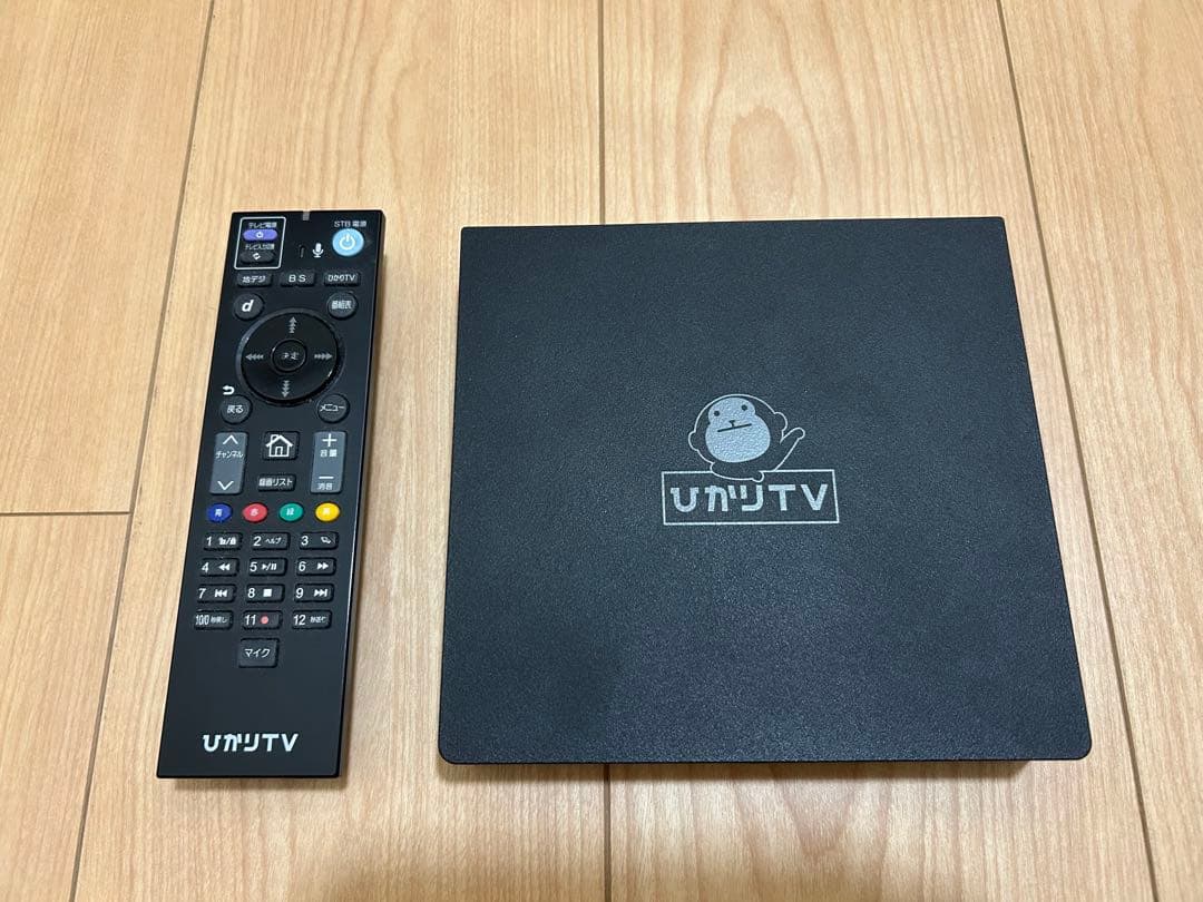 NTT Smart TV 3400 本体と付属品