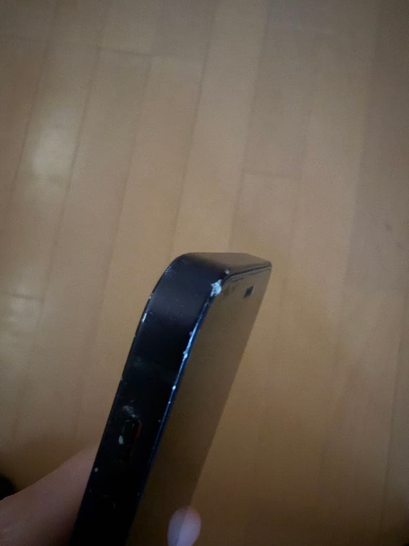 Apple iPhone 12 mini本体 角に傷あり