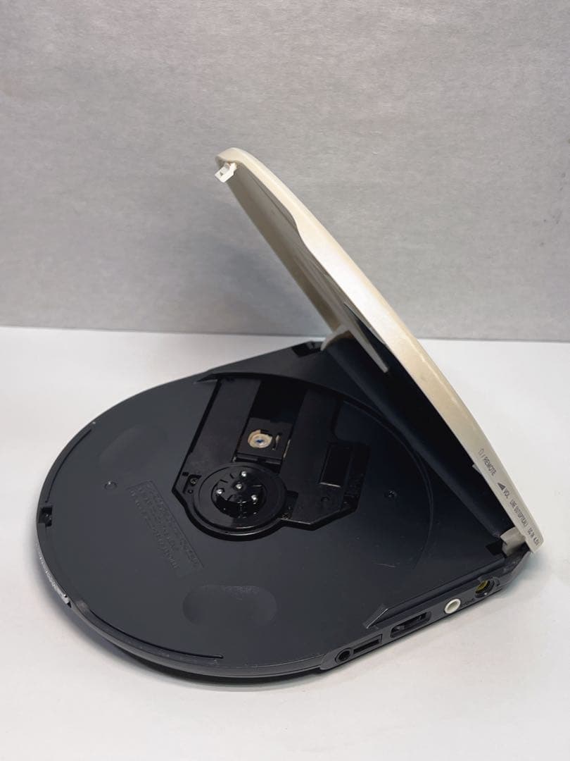SONY ポータブルCDプレーヤー D-E700