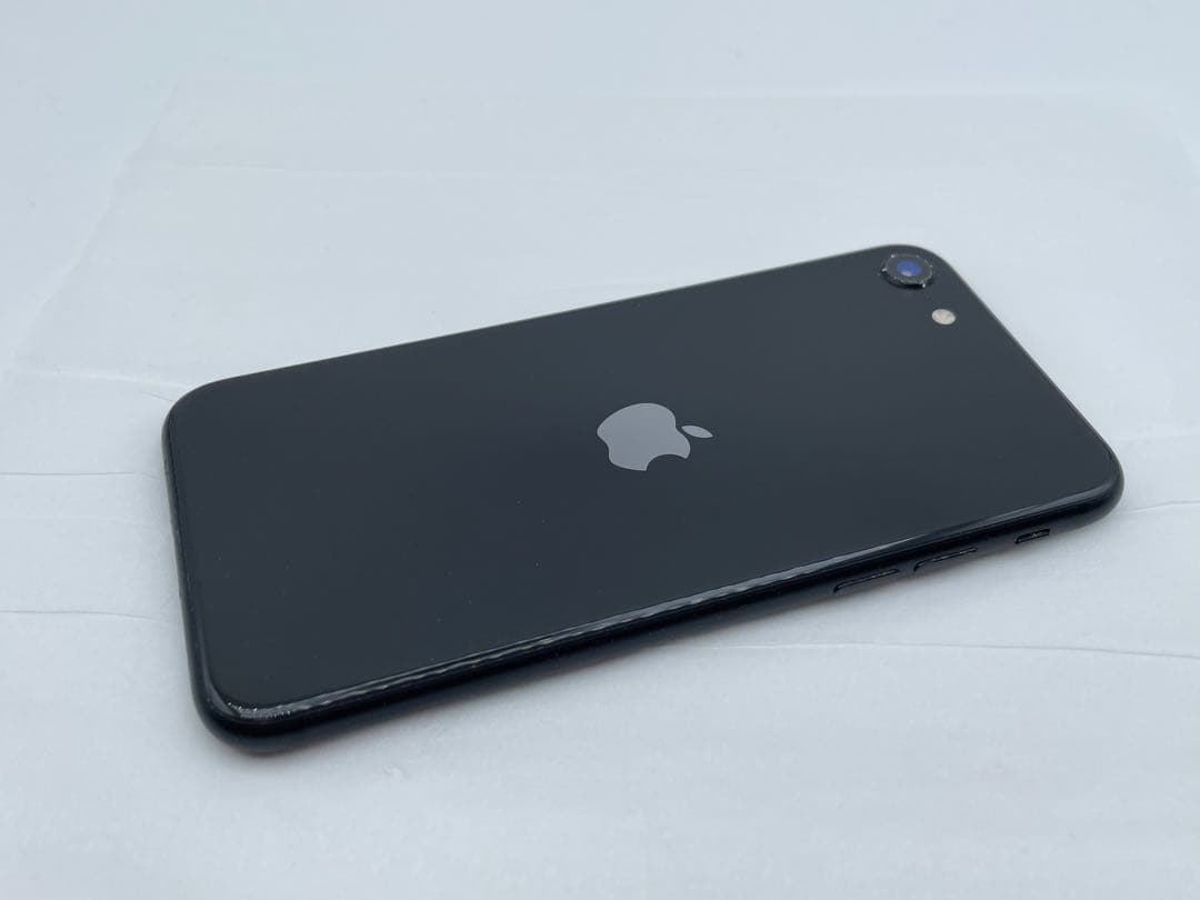L*y様 iPhone SE (第2世代) ブラック 128GB SIMフリー