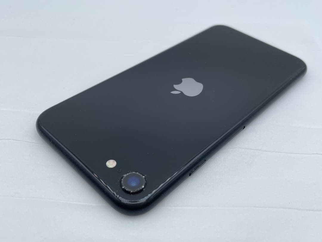 L*y様 iPhone SE (第2世代) ブラック 128GB SIMフリー