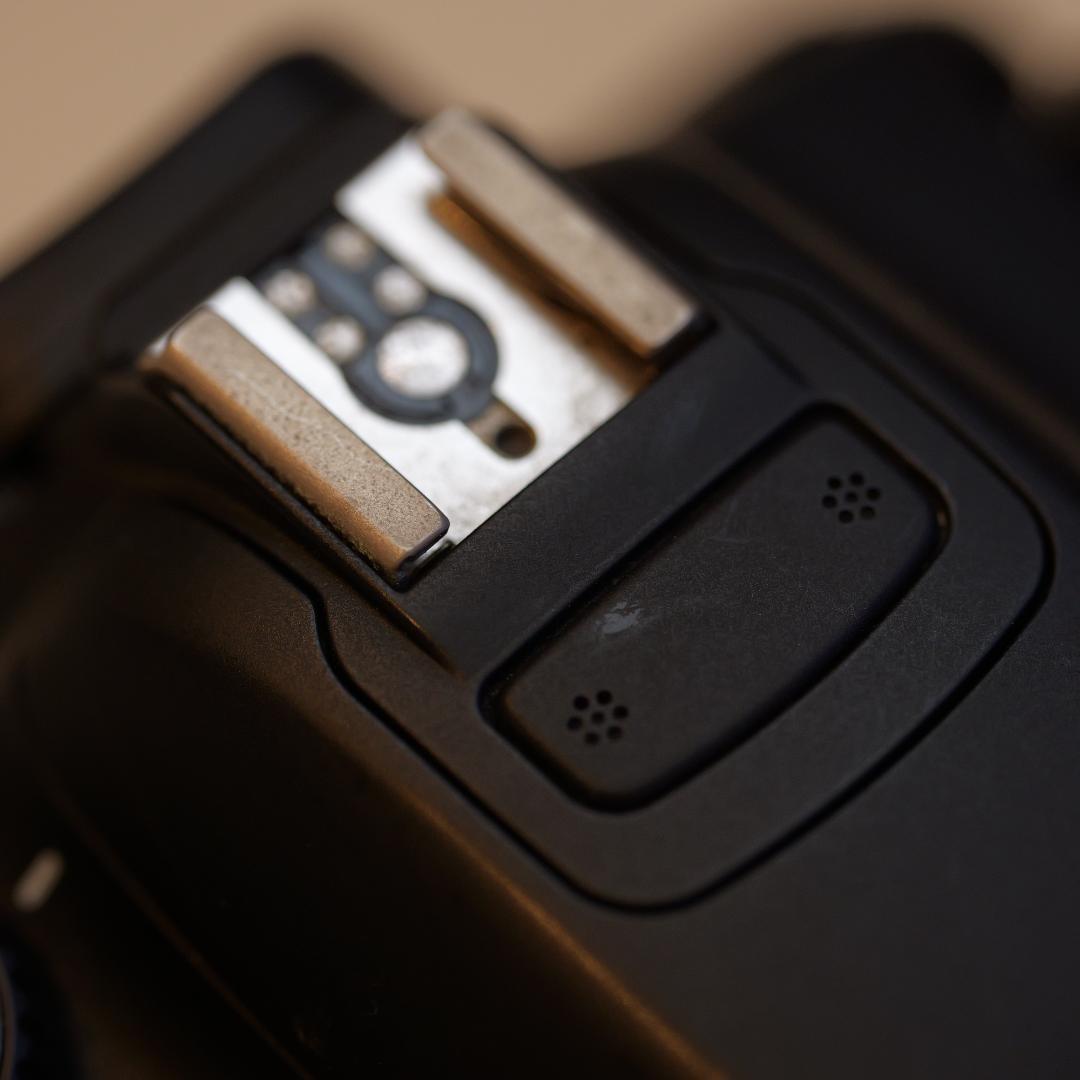 【純正バッテリー5個付】Canon EOS Kiss X6i ボディ