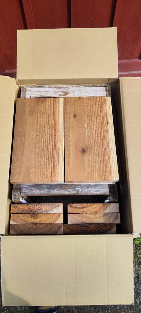 日本蜜蜂　中古巣箱 　誘引液セット　ミツロウ・巣クズ・誘引液
