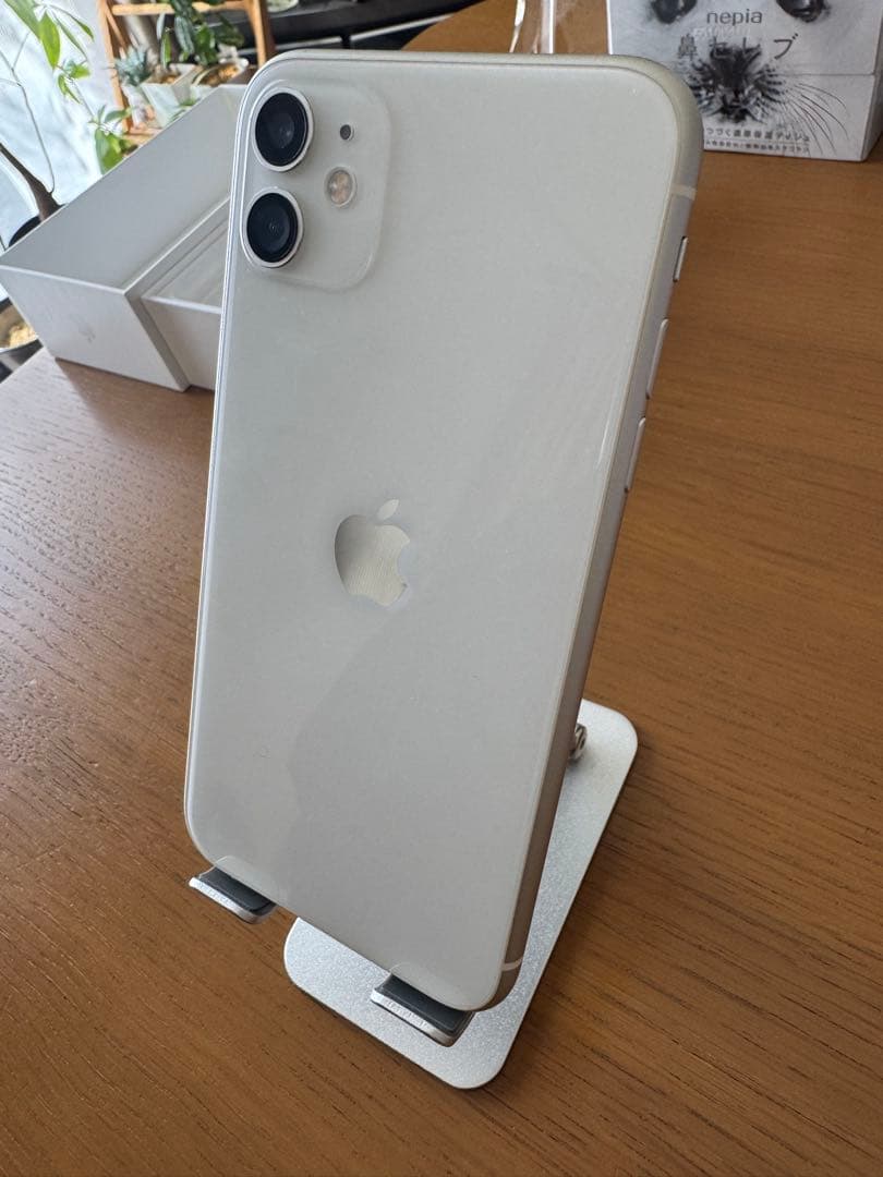Apple iPhone 11 ホワイト 本体 イヤフォン付き