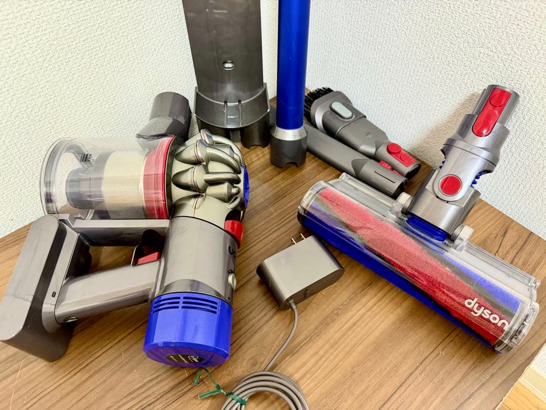 【美品】Dyson ダイソン V7 fluffy SV11 分解清掃済 付属品有