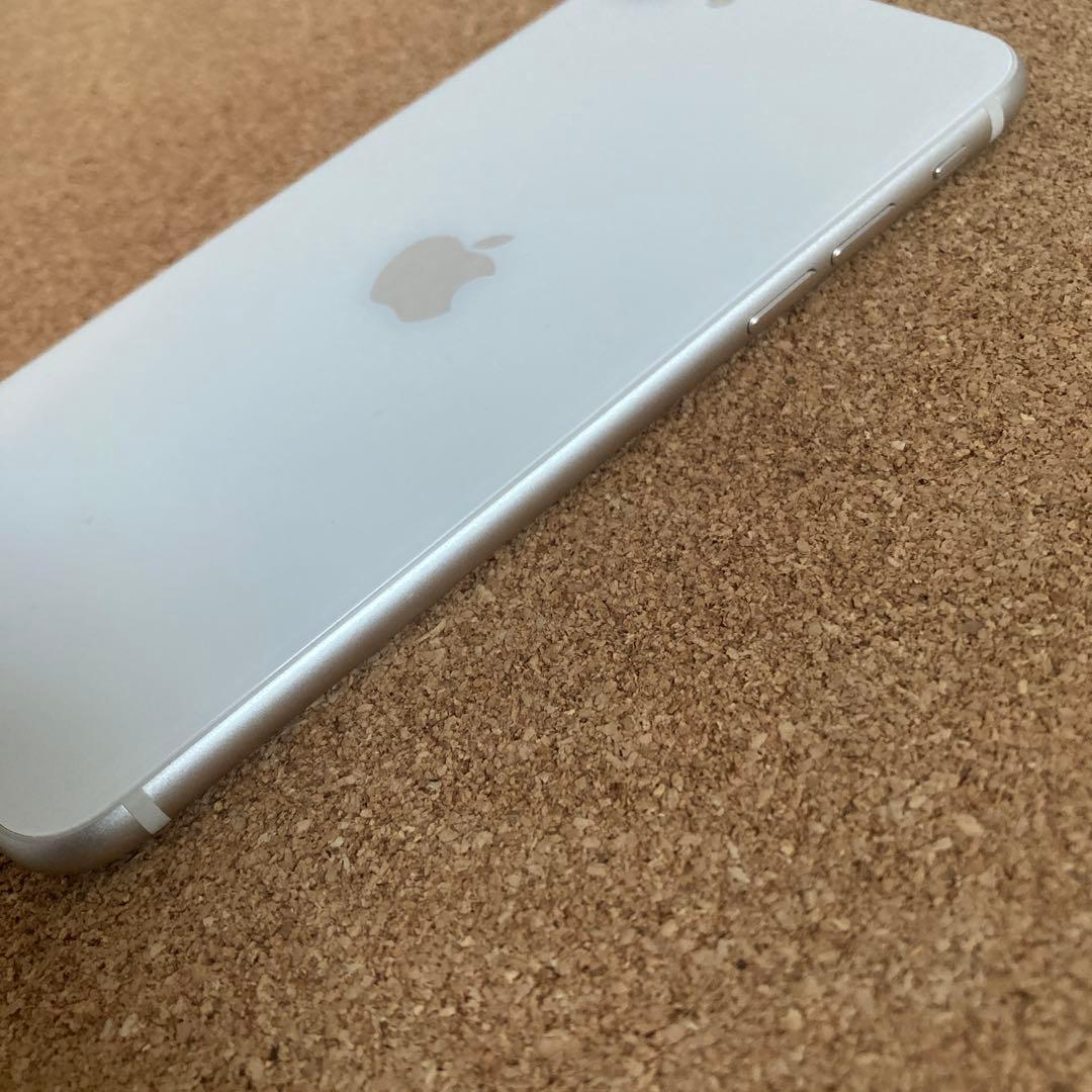4195【早い者勝ち】電池新品☆iPhoneSE3 64GB SIMフリー☆