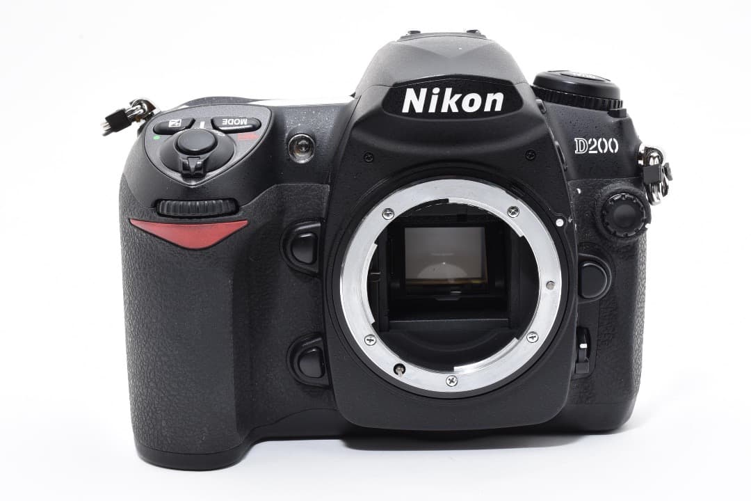 ショット数: 2675回　Nikon D200 ボディ 充電器付き★ #1255