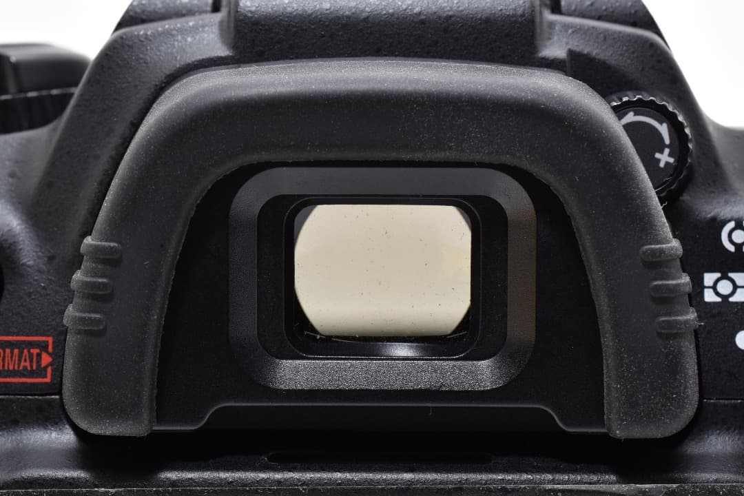 ショット数: 2675回　Nikon D200 ボディ 充電器付き★ #1255