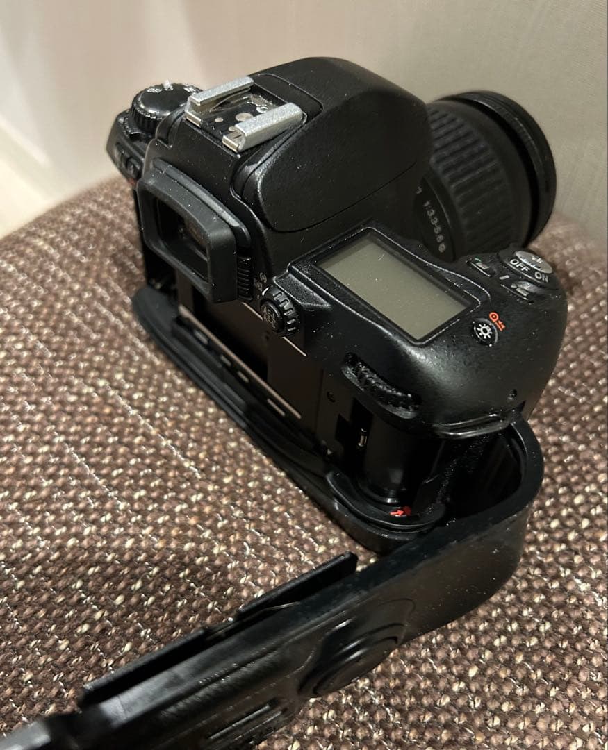 【ジャンク品】Nikon F80 一眼レフカメラ + 28-80mmレンズ