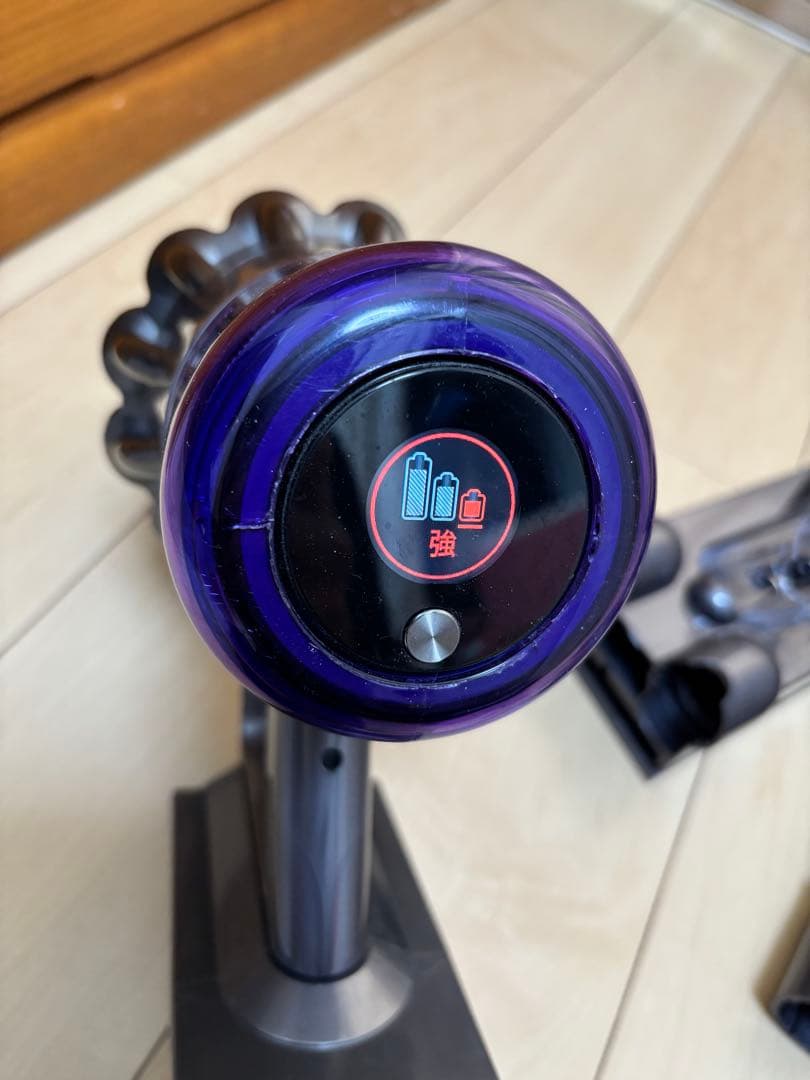 ダイソンdysonのSV14コードレスクリーナー　付属品多数
