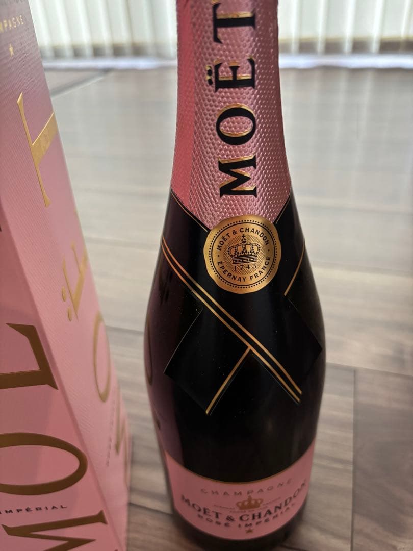MOËT & CHANDON モエ・シャンドン　ロゼシャンパン 750ml