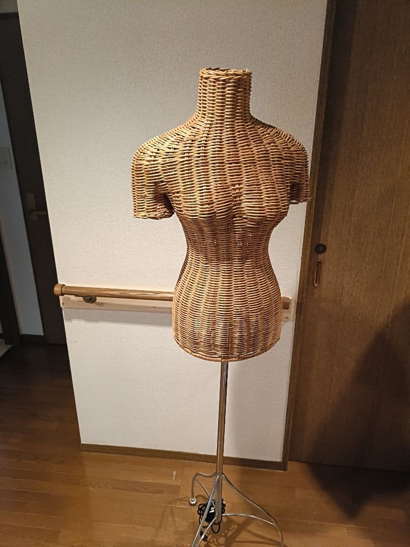 ラタン製トルソー マネキン　ボディ　婦人用ラタントルソー 良品