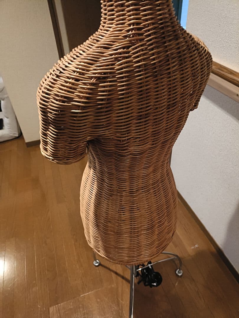 ラタン製トルソー マネキン　ボディ　婦人用ラタントルソー 良品