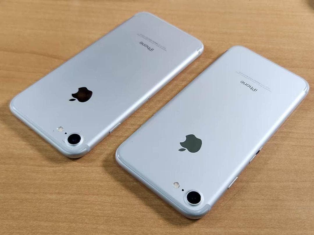 031700J iPhone7 A1779 32GB 2台