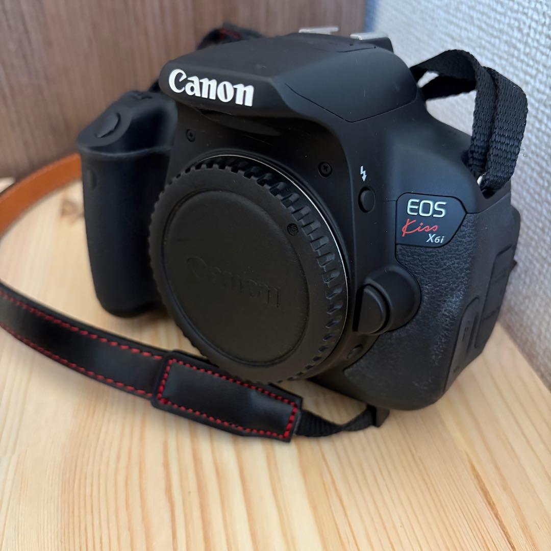 Canon EOS Kiss X6i 美品 バッグ付き 万能ズーム 一眼レフ