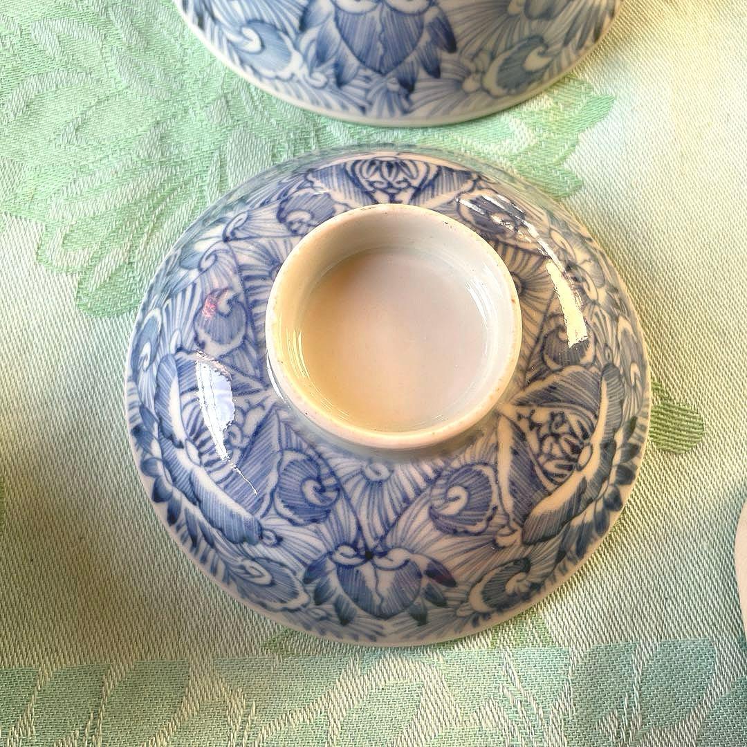 古伊万里　染付　花弁紋　蓋付ご飯茶碗