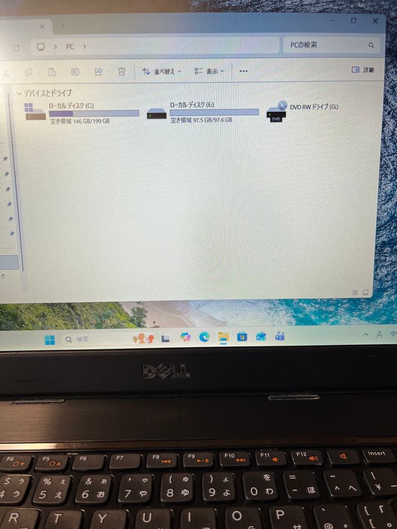 Dell Vostro 2520 ノートPC 15.6インチ　Windows11