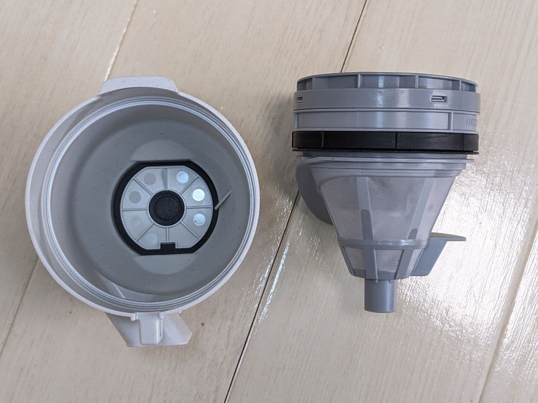 Panasonic セパレート型コードレススティック掃除機 MC-NX700K
