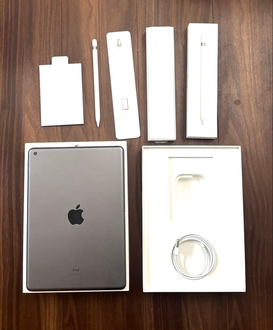 【美品】iPad 第7世代 32GB Wi-Fi ＋ Apple Pencil