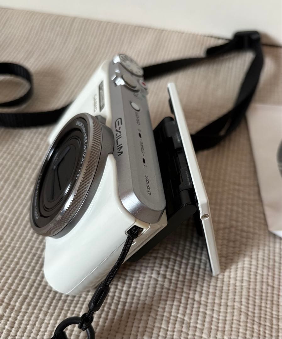 デジタルカメラ CASIO EXILIM HS EX-ZR1000