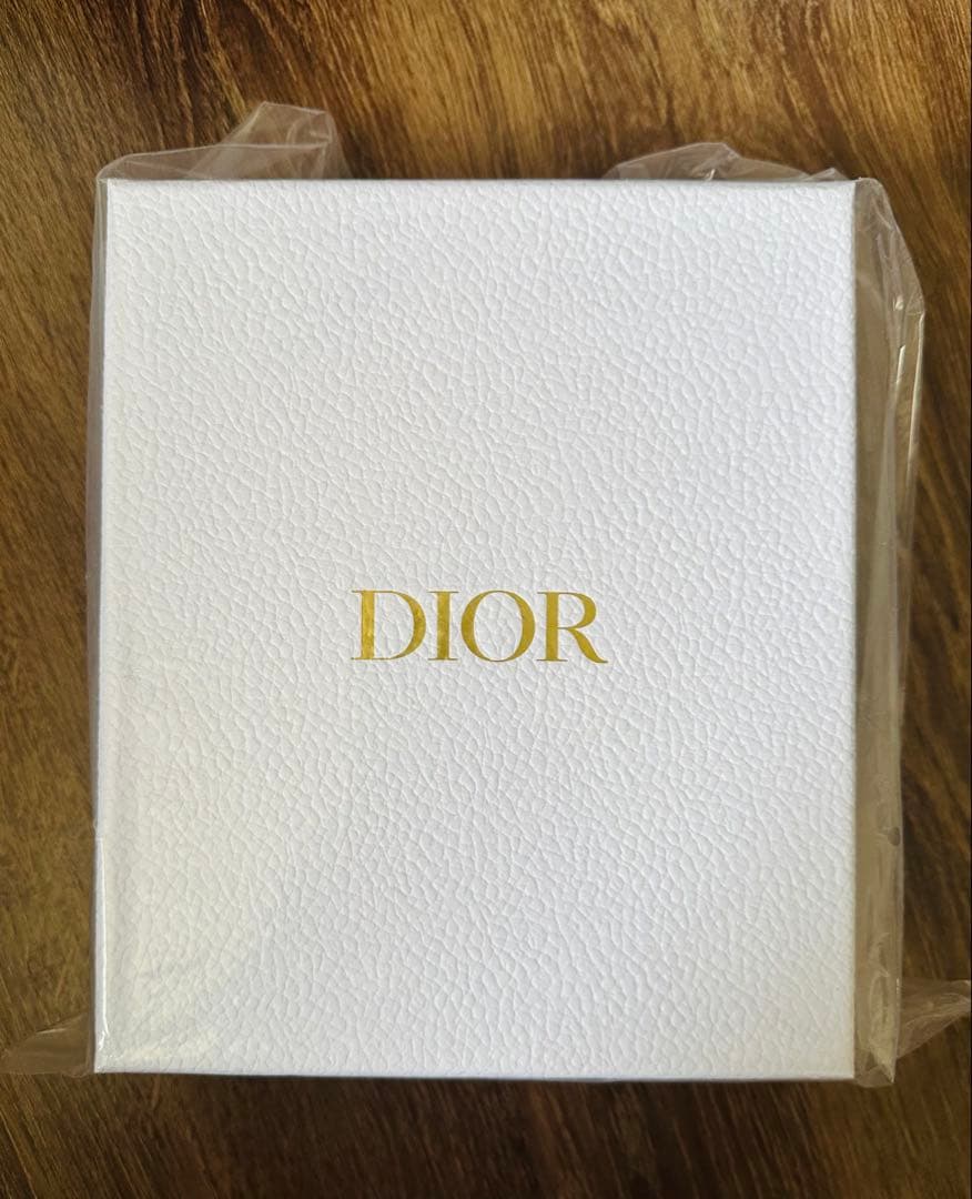 DIOR プラチナ会員 バースデーギフト ノベルティ 未使用 未開封