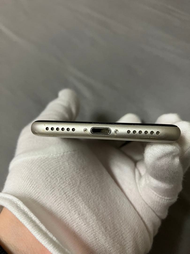 iPhone SE (第3世代) 64GB SIMフリー バッテリー100%美品