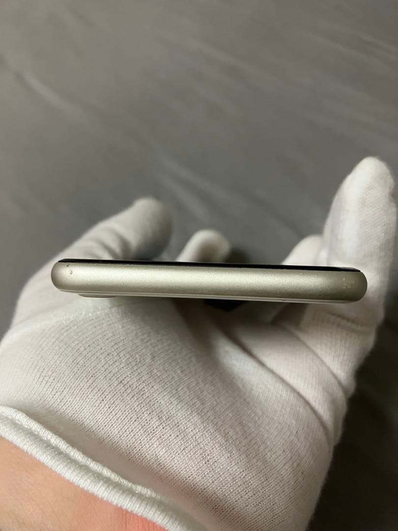 iPhone SE (第3世代) 64GB SIMフリー バッテリー100%美品