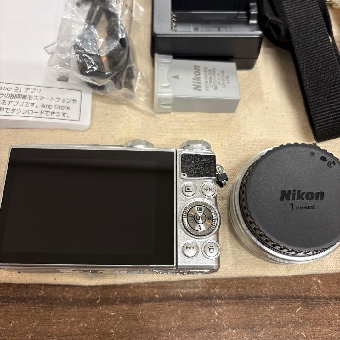 Nikon 1 J5 ミラーレスカメラ レンズキット